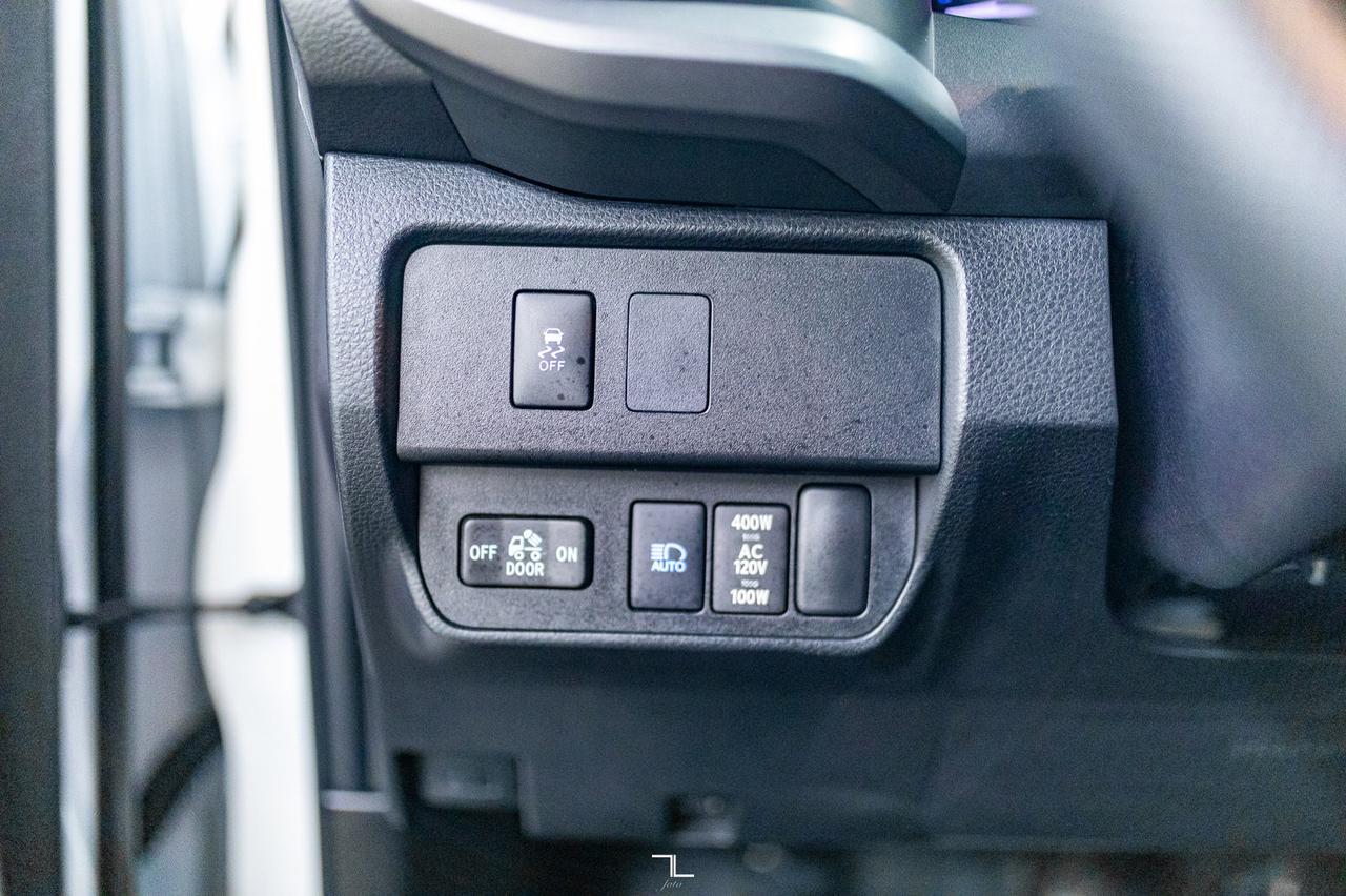 2022 Toyota Tacoma 4x4 Double Cab TRD Sport Leather Roof Nav Red Deer AB