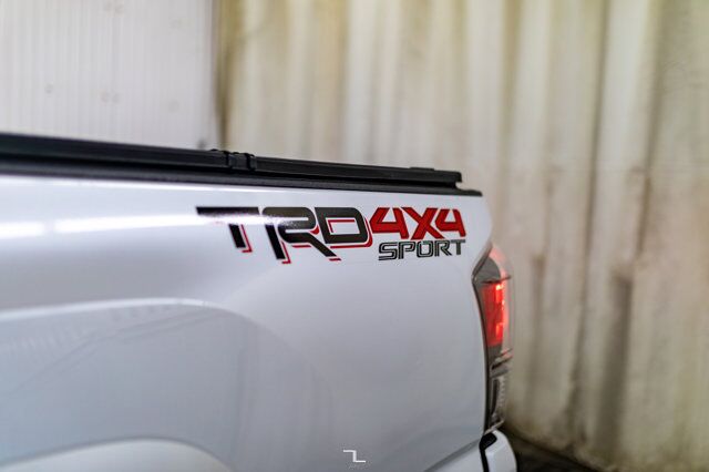 2022 Toyota Tacoma 4x4 Double Cab TRD Sport Leather Roof Nav Red Deer AB