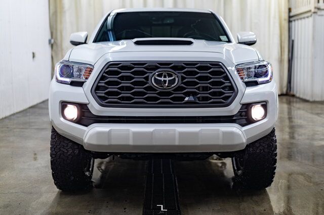 2022 Toyota Tacoma 4x4 Double Cab TRD Sport Leather Roof Nav Red Deer AB