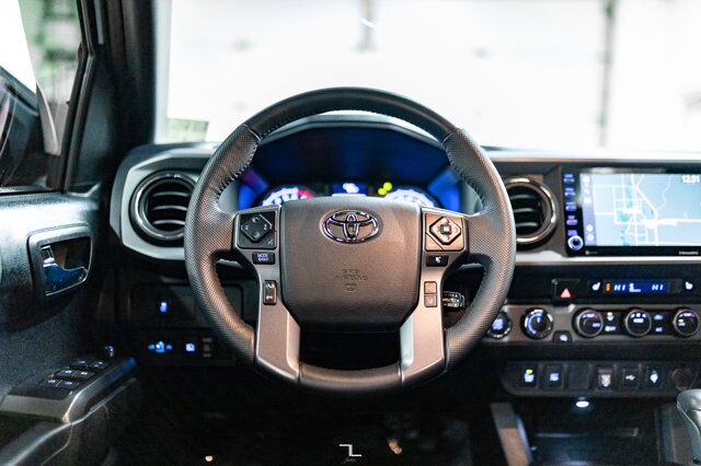 2022 Toyota Tacoma 4x4 Double Cab TRD Sport Leather Roof Nav Red Deer AB