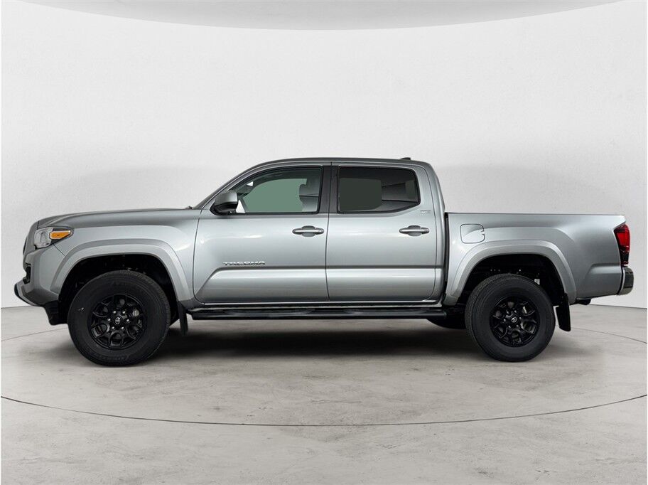 2022 Toyota Tacoma Double Cab SR5 Pickup 4D 5 ft