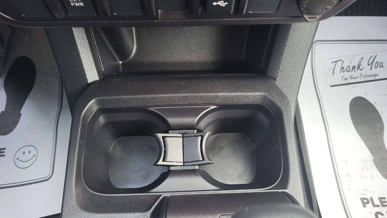 2022 Toyota Tacoma SR 4x2 4dr Double Cab 5.0 ft SB Chesterfield MI