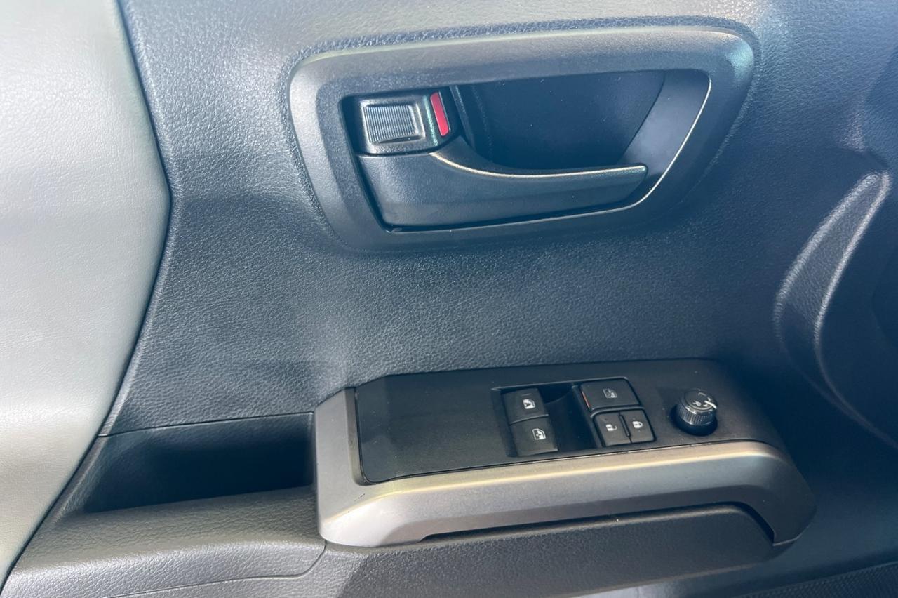 2022 Toyota Tacoma SR5 Ontario OR