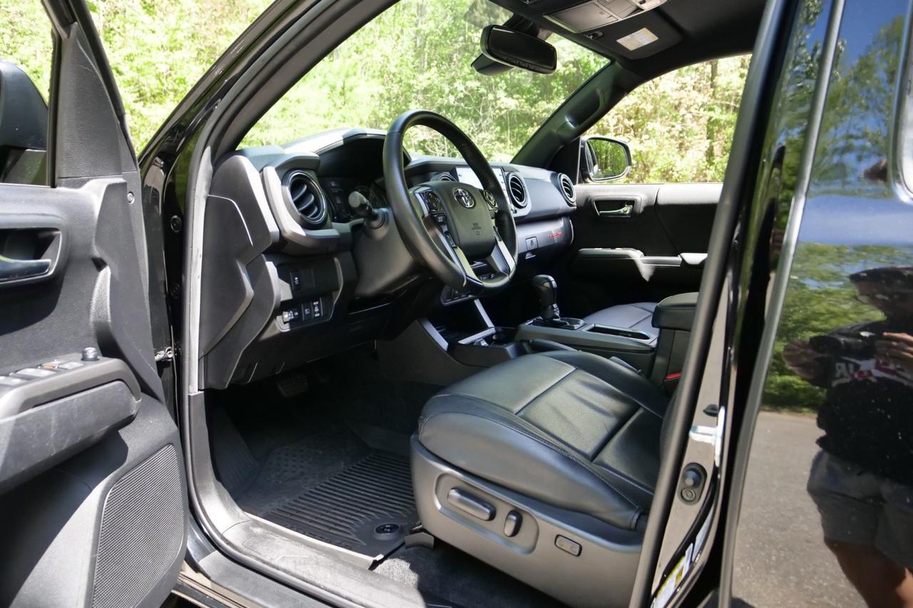 2022 Toyota Tacoma TRD Sport 4X4 / Wheels & Tires Upgrade / Leather Seats! High Point NC