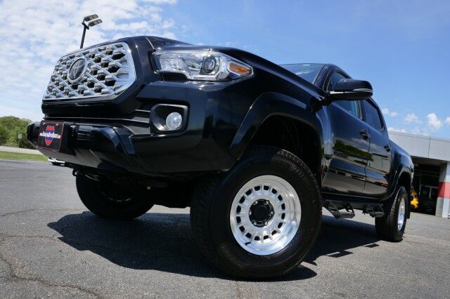 2022 Toyota Tacoma TRD Sport 4X4 / Wheels & Tires Upgrade / Leather Seats! High Point NC