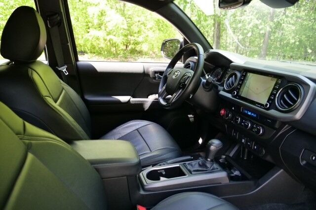 2022 Toyota Tacoma TRD Sport 4X4 / Wheels & Tires Upgrade / Leather Seats! High Point NC