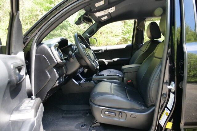 2022 Toyota Tacoma TRD Sport 4X4 / Wheels & Tires Upgrade / Leather Seats! High Point NC