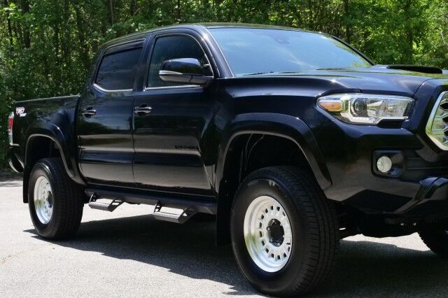 2022 Toyota Tacoma TRD Sport 4X4 / Wheels & Tires Upgrade / Leather Seats! High Point NC