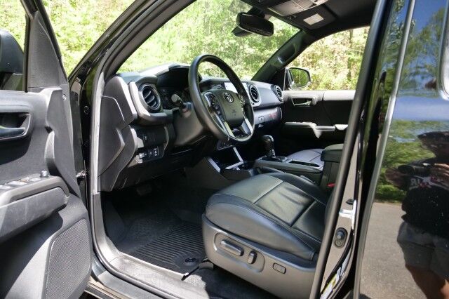 2022 Toyota Tacoma TRD Sport 4X4 / Wheels & Tires Upgrade / Leather Seats! High Point NC