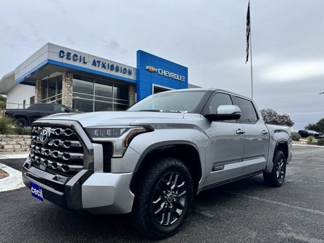 2022 Toyota Tundra Hybrid Platinum