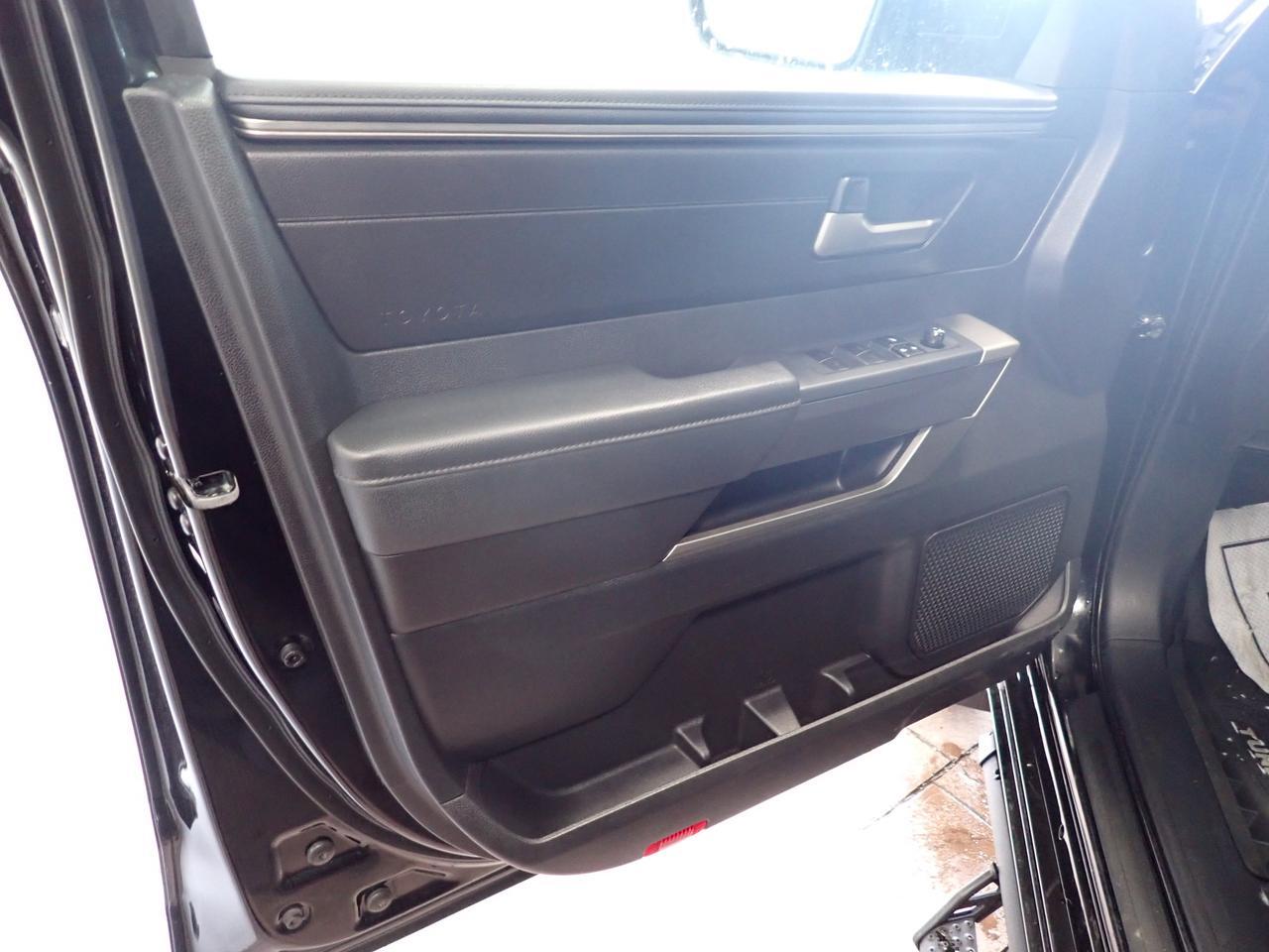 2022 Toyota Tundra SR 4WD DOUBLE CAB TRD SPORT PKG BUCKETS Listowel ON
