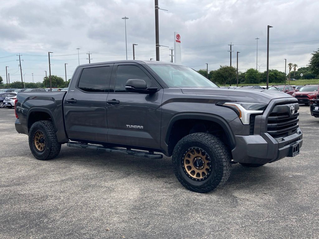 2022 Toyota Tundra SR5