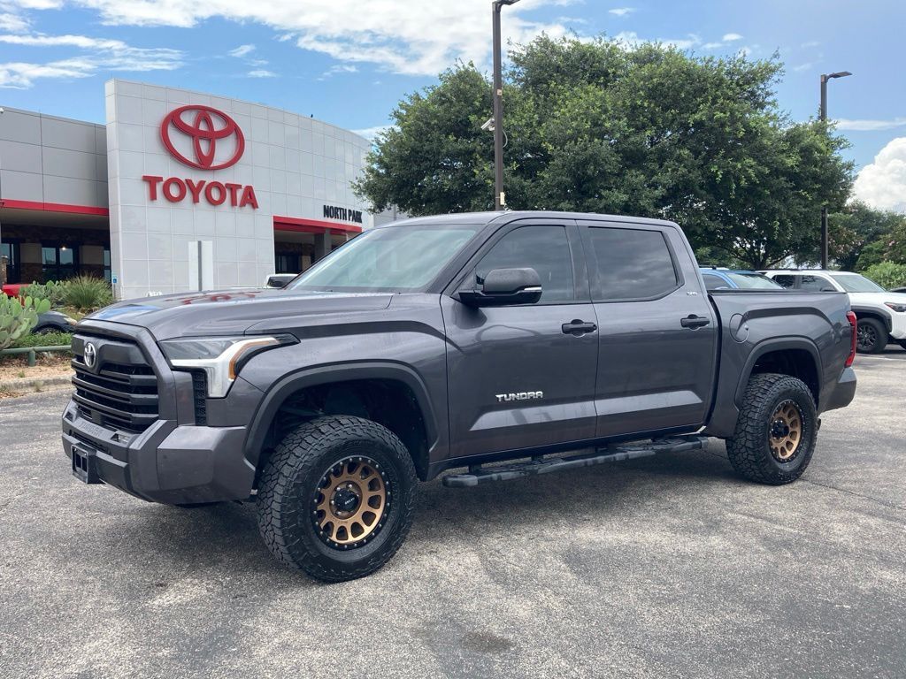 2022 Toyota Tundra SR5