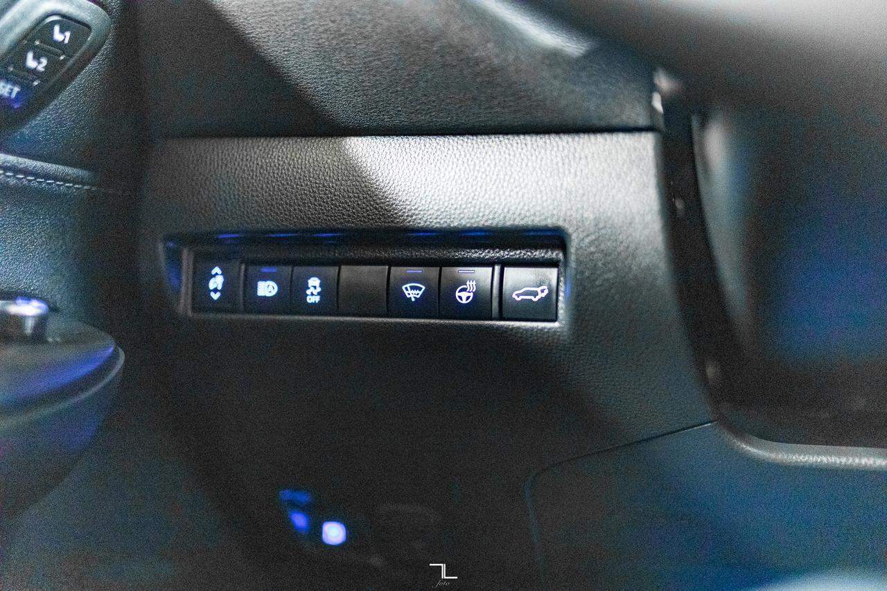 2022 Toyota Venza AWD XLE Hybrid Leather Nav BCam Red Deer AB