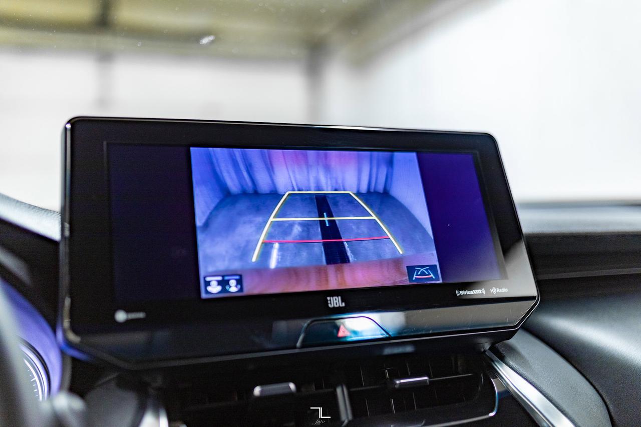 2022 Toyota Venza AWD XLE Hybrid Leather Nav BCam Red Deer AB