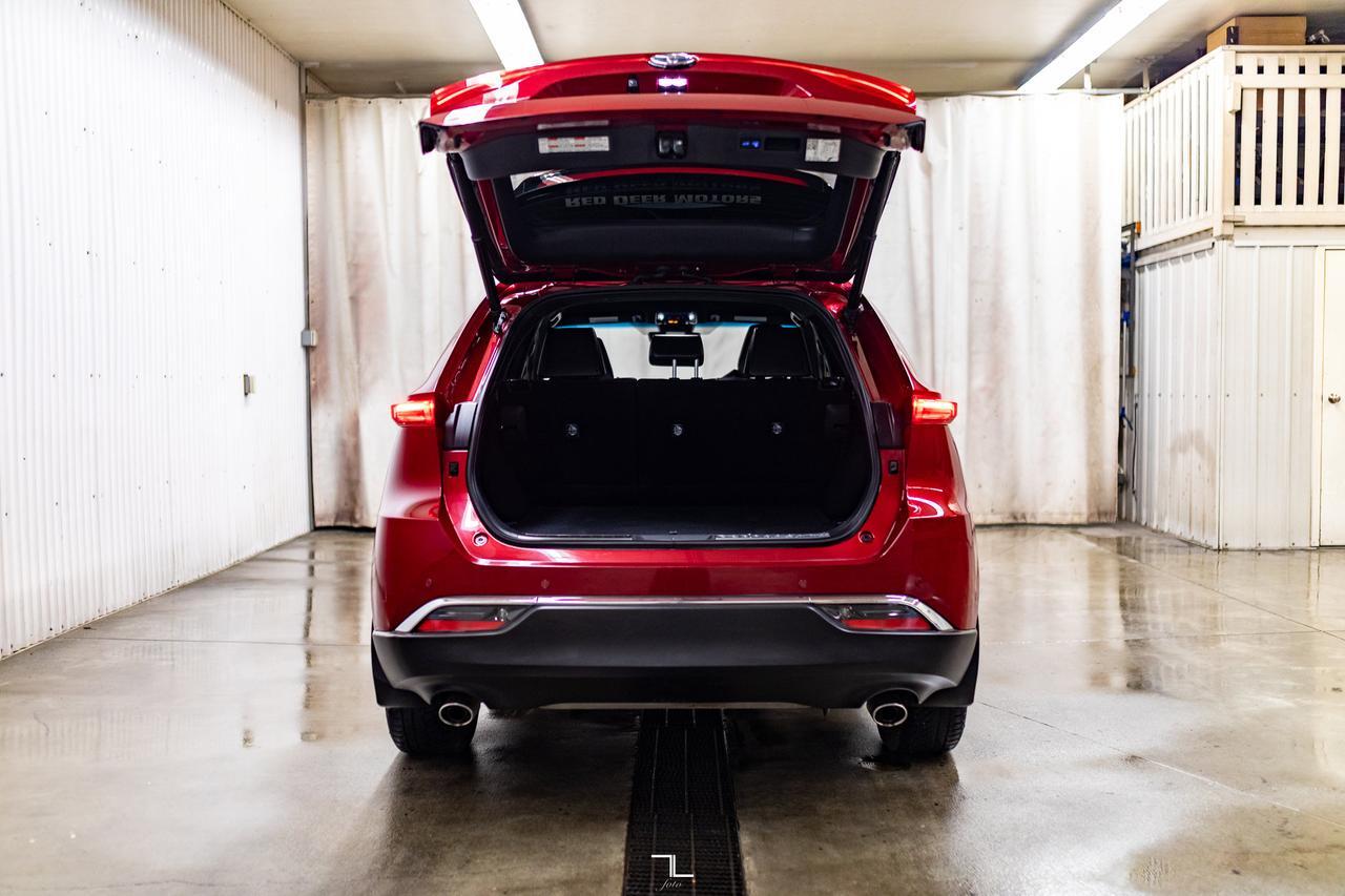 2022 Toyota Venza AWD XLE Hybrid Leather Nav BCam Red Deer AB