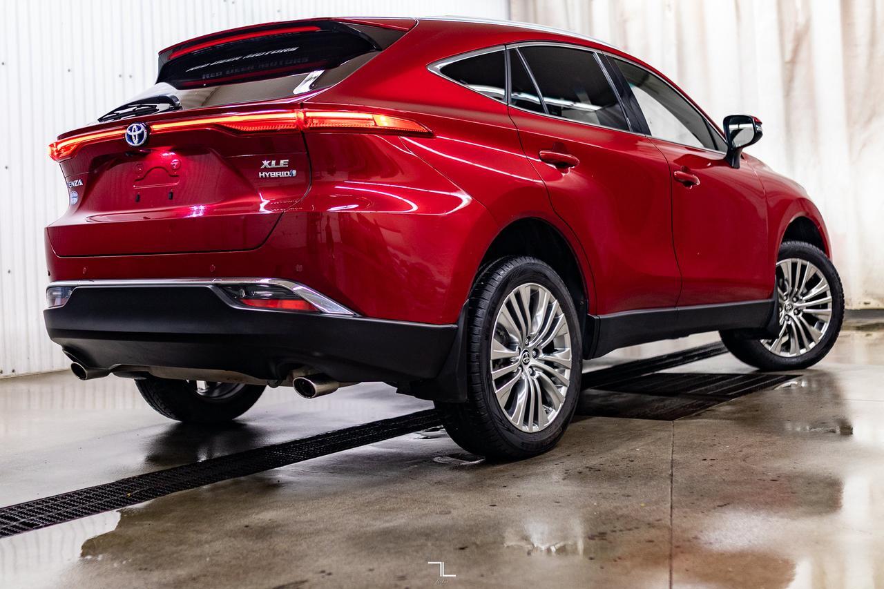 2022 Toyota Venza AWD XLE Hybrid Leather Nav BCam Red Deer AB