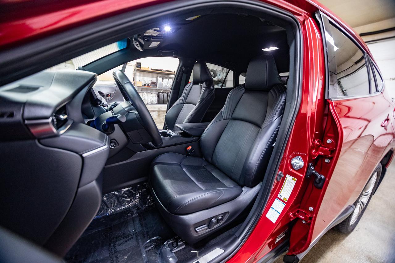 2022 Toyota Venza AWD XLE Hybrid Leather Nav BCam Red Deer AB