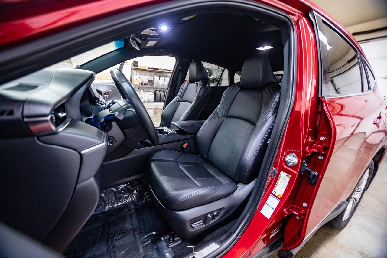 2022 Toyota Venza AWD XLE Hybrid Leather Nav BCam Red Deer AB