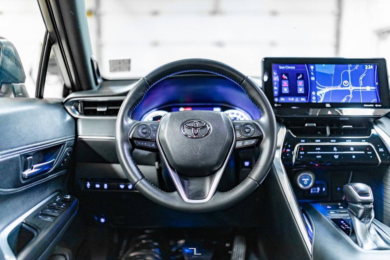 2022 Toyota Venza AWD XLE Hybrid Leather Nav BCam Red Deer AB