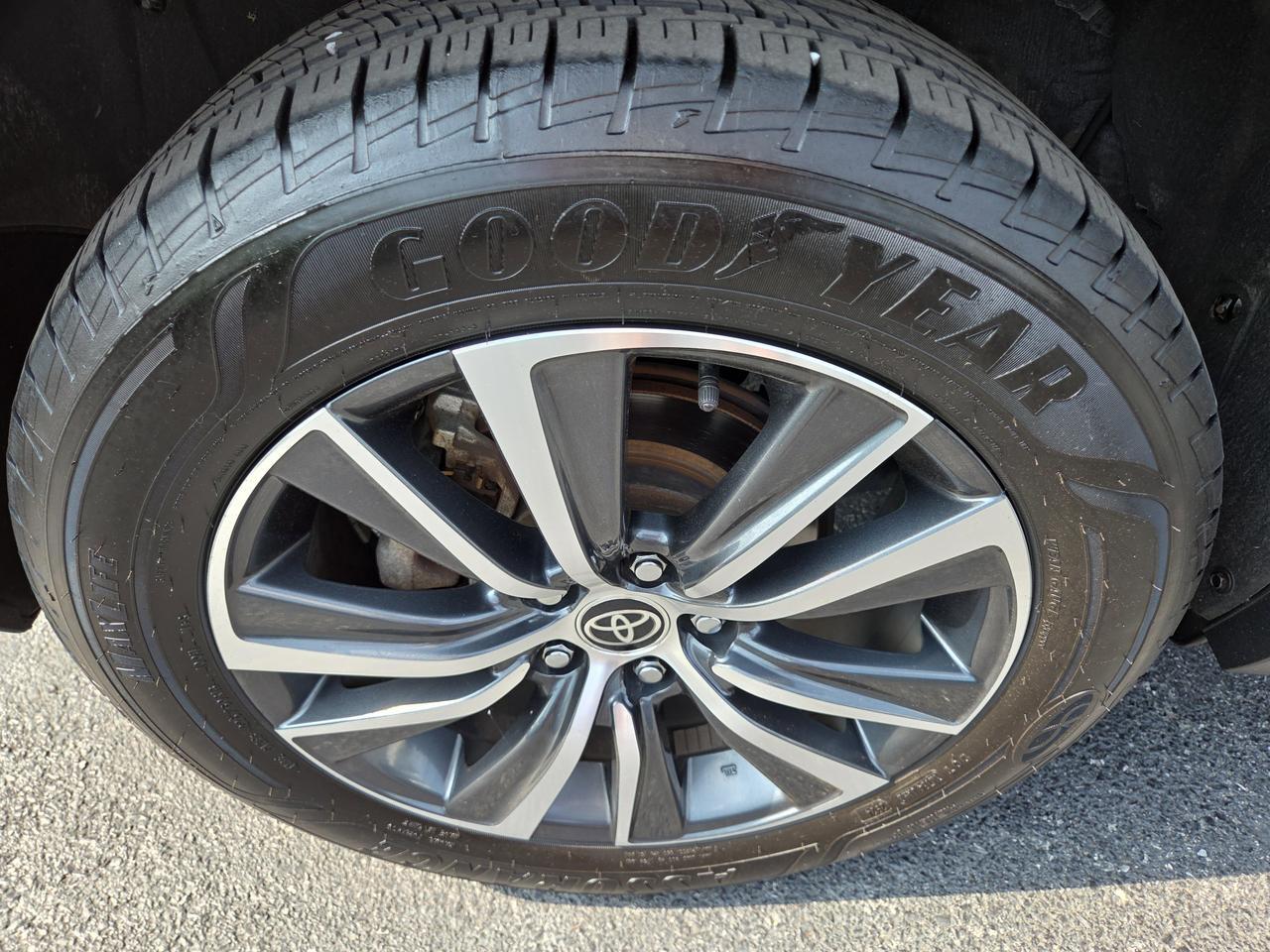 2022 Toyota Venza LE Hamburg PA