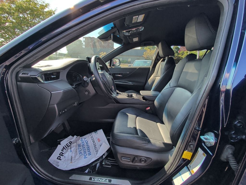 2022 Toyota Venza XLE Worcester MA