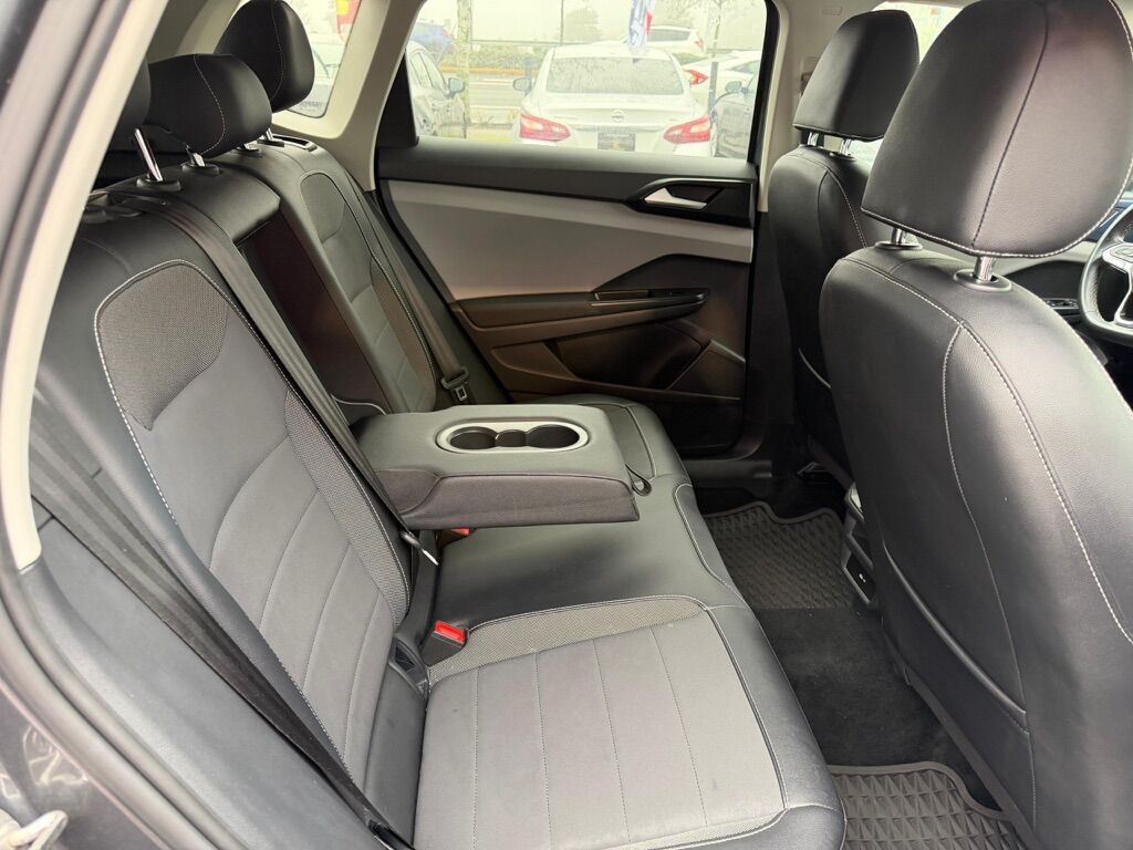 2022 VOLKSWAGEN TAOS SE Des Moines WA