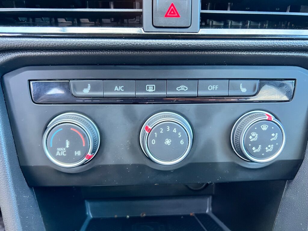 2022 VOLKSWAGEN TAOS SE Des Moines WA