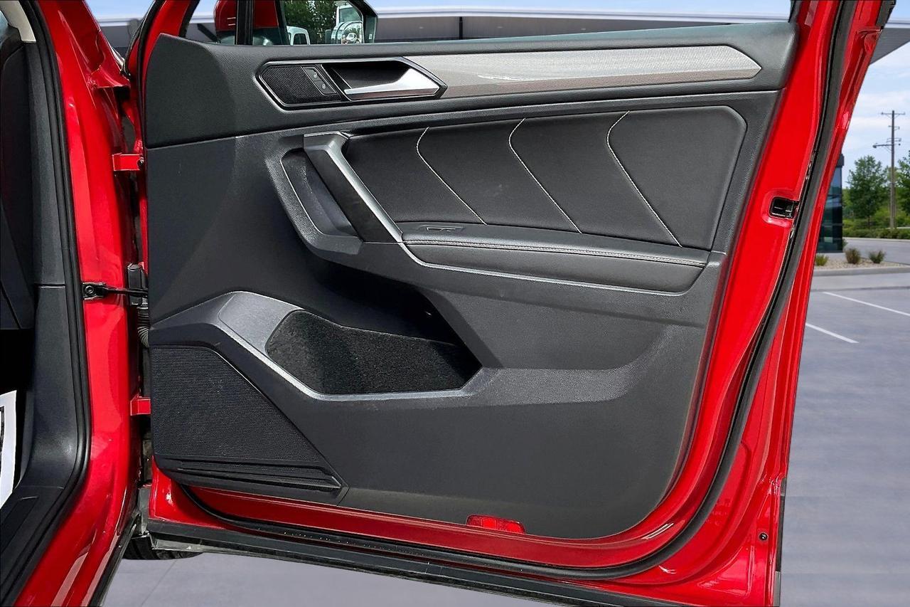 2022 VOLKSWAGEN TIGUAN SE RED at G Motors