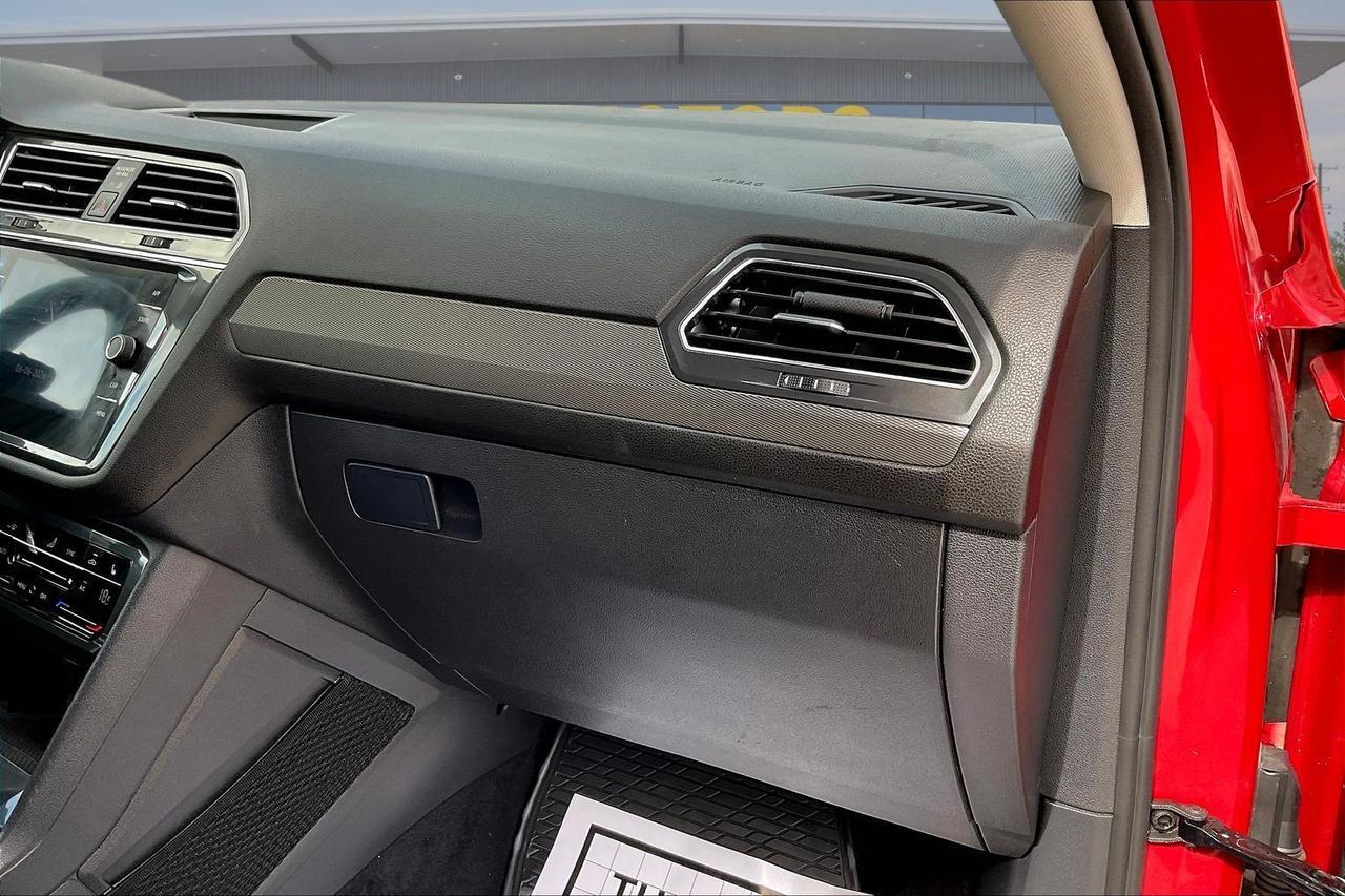 2022 VOLKSWAGEN TIGUAN SE RED at G Motors