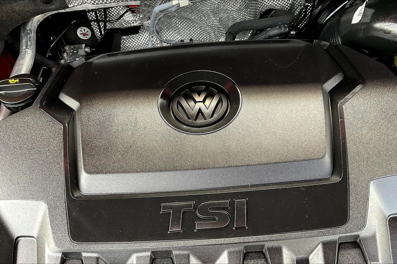 2022 VOLKSWAGEN TIGUAN SE RED at G Motors