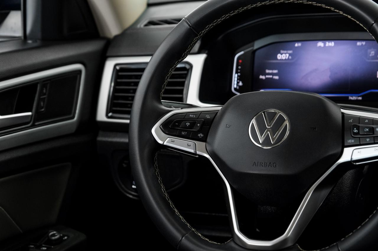 2022 Volkswagen Atlas 2.0T SE WITH TECHNOLOGY FRONT ASSIST LEATHER REAR CAMERA KEYLESS START BLUETOOTH Carrollton TX