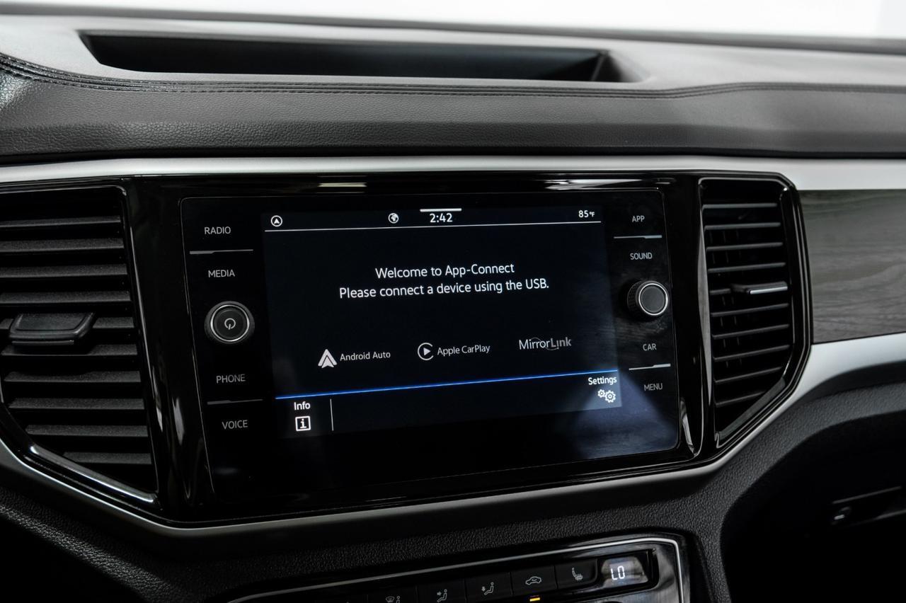 2022 Volkswagen Atlas 2.0T SE WITH TECHNOLOGY FRONT ASSIST LEATHER REAR CAMERA KEYLESS START BLUETOOTH Carrollton TX
