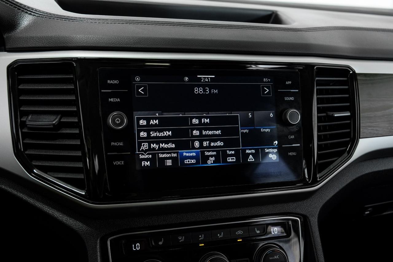 2022 Volkswagen Atlas 2.0T SE WITH TECHNOLOGY FRONT ASSIST LEATHER REAR CAMERA KEYLESS START BLUETOOTH Carrollton TX