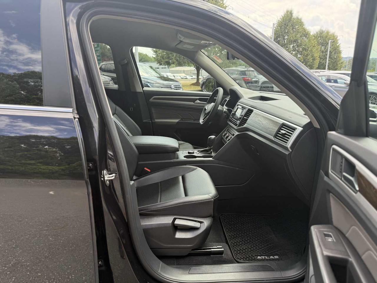 2022 Volkswagen Atlas 2.0T SE Westborough MA
