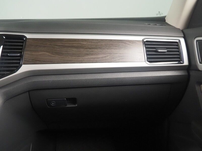 2022 Volkswagen Atlas 3.6L V6 SE w/Technology *ADAPTIVE CRUISE, SAFETY ALERTS, BACKUP-CAMERA, HEATED SEATS, POWER LIFTGATE, 20 INCH WHEELS, REMOTE START, WIRELESS CHARGING, APPLE CARPLAY Round Rock TX