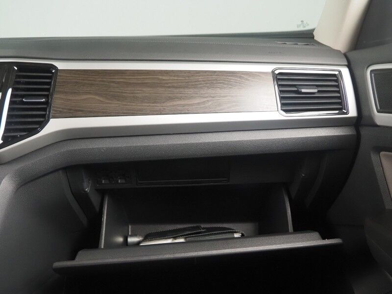 2022 Volkswagen Atlas 3.6L V6 SE w/Technology *ADAPTIVE CRUISE, SAFETY ALERTS, BACKUP-CAMERA, HEATED SEATS, POWER LIFTGATE, 20 INCH WHEELS, REMOTE START, WIRELESS CHARGING, APPLE CARPLAY Round Rock TX