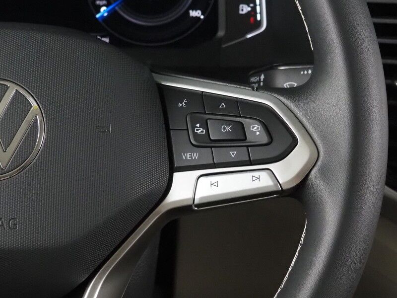 2022 Volkswagen Atlas 3.6L V6 SE w/Technology *PANORAMA MOONROOF, ADAPTIVE CRUISE, SAFETY ALERTS, BACKUP-CAMERA, HEATED SEATS, 2ND ROW CAPTAIN&apos;S, POWER LIFTGATE, 20 INCH WHEELS, WIRELESS CHARGING, ANDROID & APPLE Round Rock TX