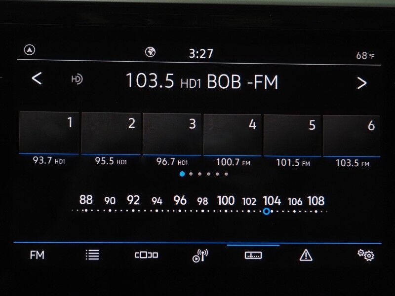 2022 Volkswagen Atlas 3.6L V6 SE w/Technology *PANORAMA MOONROOF, ADAPTIVE CRUISE, SAFETY ALERTS, BACKUP-CAMERA, HEATED SEATS, 2ND ROW CAPTAIN&apos;S, POWER LIFTGATE, 20 INCH WHEELS, WIRELESS CHARGING, ANDROID & APPLE Round Rock TX