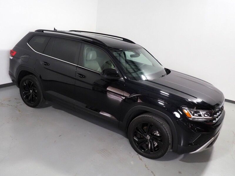 2022 Volkswagen Atlas 3.6L V6 SE w/Technology *PANORAMA MOONROOF, ADAPTIVE CRUISE, SAFETY ALERTS, BACKUP-CAMERA, HEATED SEATS, 2ND ROW CAPTAIN&apos;S, POWER LIFTGATE, 20 INCH WHEELS, WIRELESS CHARGING, ANDROID & APPLE Round Rock TX