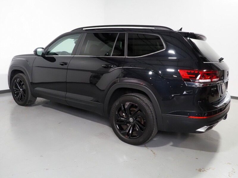 2022 Volkswagen Atlas 3.6L V6 SE w/Technology *PANORAMA MOONROOF, ADAPTIVE CRUISE, SAFETY ALERTS, BACKUP-CAMERA, HEATED SEATS, 2ND ROW CAPTAIN&apos;S, POWER LIFTGATE, 20 INCH WHEELS, WIRELESS CHARGING, ANDROID & APPLE Round Rock TX