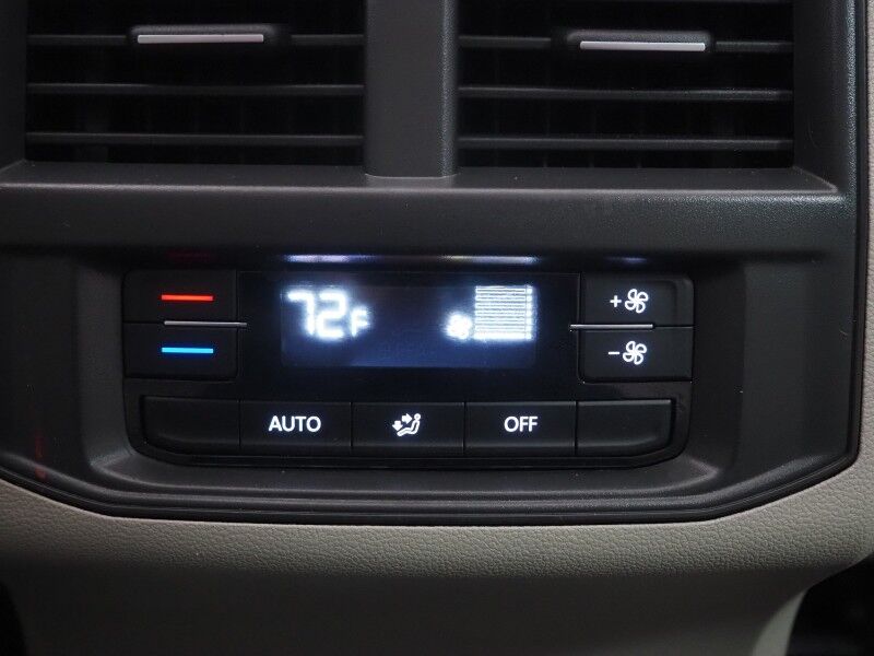 2022 Volkswagen Atlas 3.6L V6 SE w/Technology *PANORAMA MOONROOF, ADAPTIVE CRUISE, SAFETY ALERTS, BACKUP-CAMERA, HEATED SEATS, 2ND ROW CAPTAIN&apos;S, POWER LIFTGATE, 20 INCH WHEELS, WIRELESS CHARGING, ANDROID & APPLE Round Rock TX