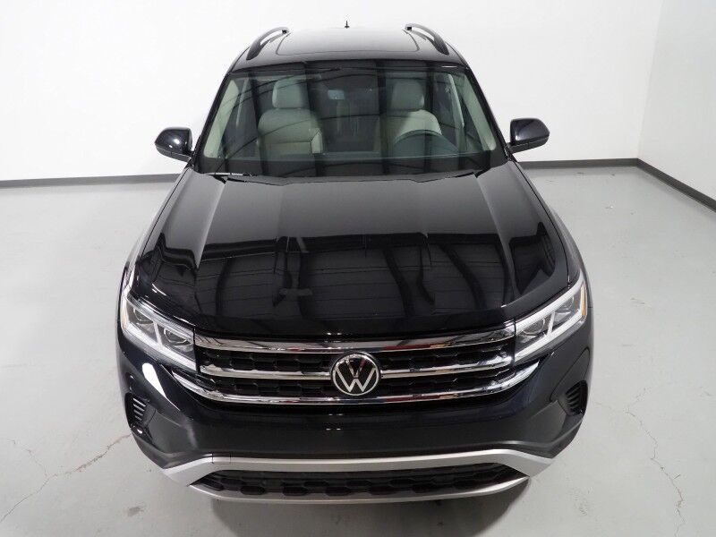 2022 Volkswagen Atlas 3.6L V6 SE w/Technology *PANORAMA MOONROOF, ADAPTIVE CRUISE, SAFETY ALERTS, BACKUP-CAMERA, HEATED SEATS, 2ND ROW CAPTAIN&apos;S, POWER LIFTGATE, 20 INCH WHEELS, WIRELESS CHARGING, ANDROID & APPLE Round Rock TX