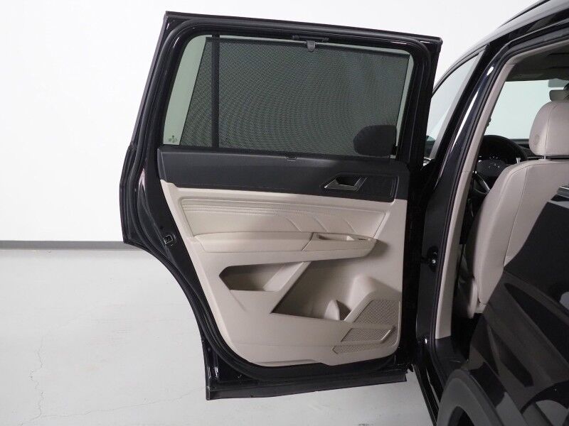 2022 Volkswagen Atlas 3.6L V6 SE w/Technology *PANORAMA MOONROOF, ADAPTIVE CRUISE, SAFETY ALERTS, BACKUP-CAMERA, HEATED SEATS, 2ND ROW CAPTAIN&apos;S, POWER LIFTGATE, 20 INCH WHEELS, WIRELESS CHARGING, ANDROID & APPLE Round Rock TX