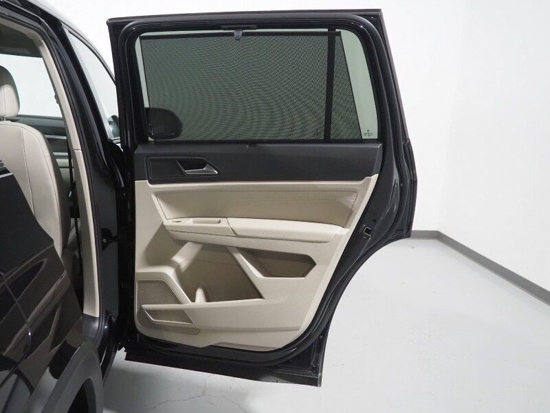 2022 Volkswagen Atlas 3.6L V6 SE w/Technology *PANORAMA MOONROOF, ADAPTIVE CRUISE, SAFETY ALERTS, BACKUP-CAMERA, HEATED SEATS, 2ND ROW CAPTAIN&apos;S, POWER LIFTGATE, 20 INCH WHEELS, WIRELESS CHARGING, ANDROID & APPLE Round Rock TX