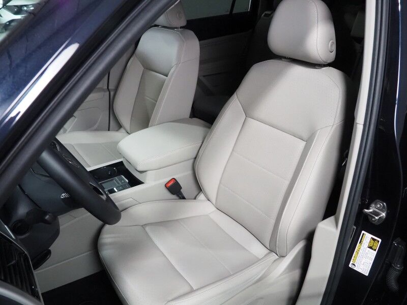 2022 Volkswagen Atlas 3.6L V6 SE w/Technology *PANORAMA MOONROOF, ADAPTIVE CRUISE, SAFETY ALERTS, BACKUP-CAMERA, HEATED SEATS, 2ND ROW CAPTAIN&apos;S, POWER LIFTGATE, 20 INCH WHEELS, WIRELESS CHARGING, ANDROID & APPLE Round Rock TX