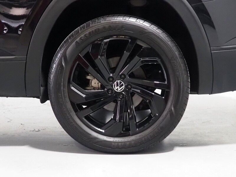 2022 Volkswagen Atlas 3.6L V6 SE w/Technology *PANORAMA MOONROOF, ADAPTIVE CRUISE, SAFETY ALERTS, BACKUP-CAMERA, HEATED SEATS, 2ND ROW CAPTAIN&apos;S, POWER LIFTGATE, 20 INCH WHEELS, WIRELESS CHARGING, ANDROID & APPLE Round Rock TX