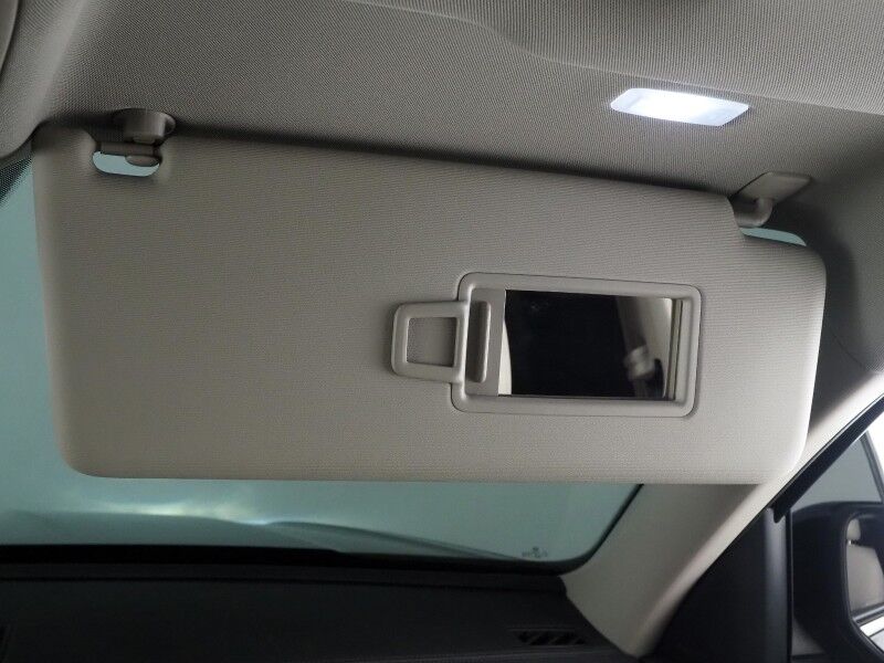 2022 Volkswagen Atlas 3.6L V6 SE w/Technology *PANORAMA MOONROOF, ADAPTIVE CRUISE, SAFETY ALERTS, BACKUP-CAMERA, HEATED SEATS, 2ND ROW CAPTAIN&apos;S, POWER LIFTGATE, 20 INCH WHEELS, WIRELESS CHARGING, ANDROID & APPLE Round Rock TX