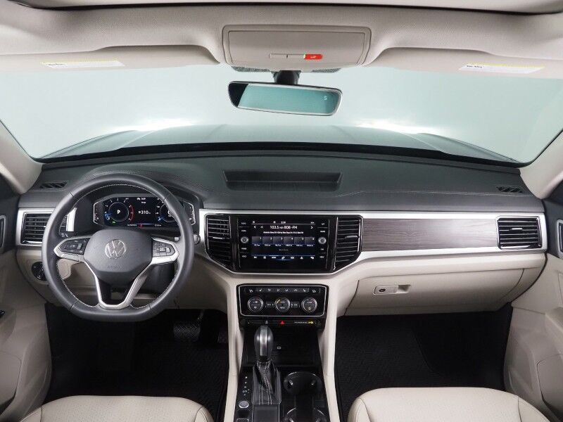 2022 Volkswagen Atlas 3.6L V6 SE w/Technology *PANORAMA MOONROOF, ADAPTIVE CRUISE, SAFETY ALERTS, BACKUP-CAMERA, HEATED SEATS, 2ND ROW CAPTAIN&apos;S, POWER LIFTGATE, 20 INCH WHEELS, WIRELESS CHARGING, ANDROID & APPLE Round Rock TX