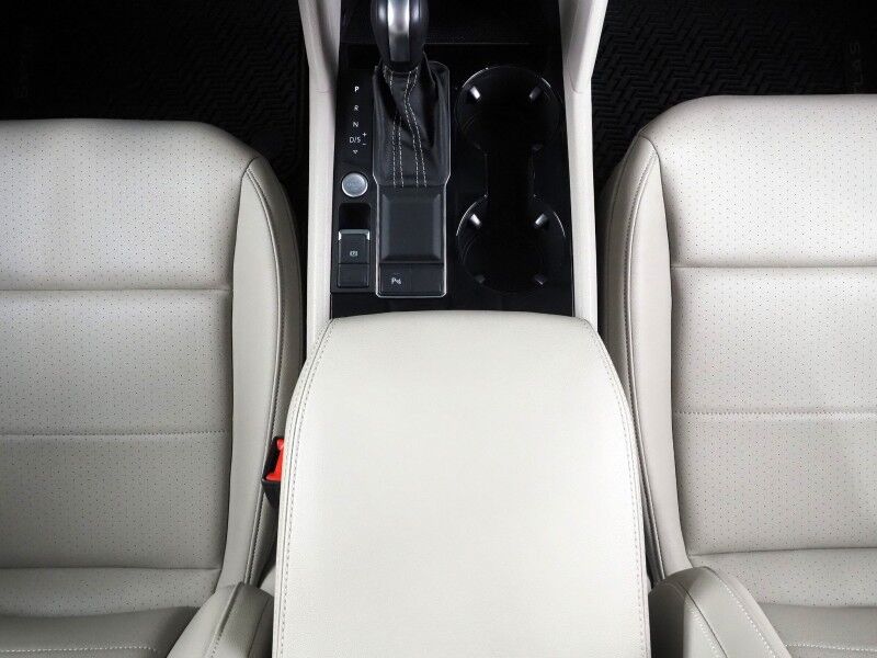 2022 Volkswagen Atlas 3.6L V6 SE w/Technology *PANORAMA MOONROOF, ADAPTIVE CRUISE, SAFETY ALERTS, BACKUP-CAMERA, HEATED SEATS, 2ND ROW CAPTAIN&apos;S, POWER LIFTGATE, 20 INCH WHEELS, WIRELESS CHARGING, ANDROID & APPLE Round Rock TX